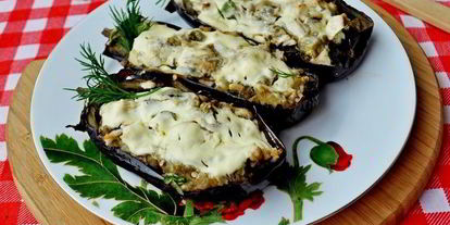 Шаг 8: запеченных баклажанов, фаршированных курицей