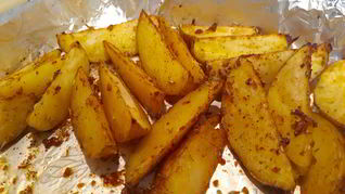 Рецепт Запеченных картофельных долек с чесноком и розмарином