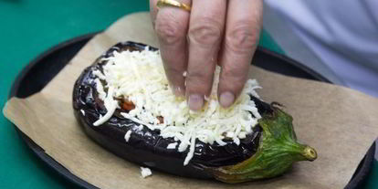 Шаг 11: баклажанов с куриной печенью и овощами