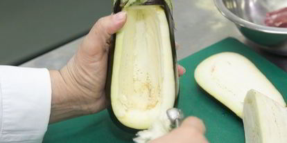 Шаг 3: баклажанов с куриной печенью и овощами