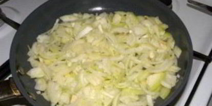 Шаг 2: говяжьей печени с луком