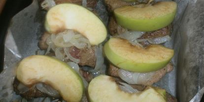 Шаг 15: говяжьей печени с яблоками и луком по-берлински