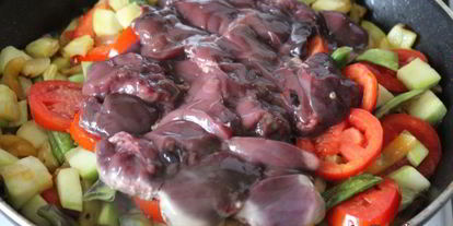 Шаг 4: куриной печени с осенними овощами