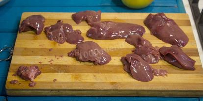 Шаг 1: куриной печени с яблоками