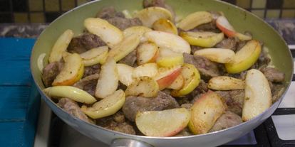 Шаг 12: куриной печени с яблоками