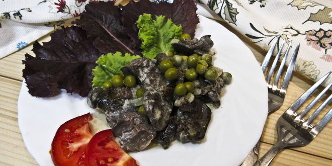 Рецепт куриной печени с зеленым горошком