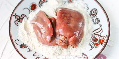 Шаг 1: куриной печени, жареной с луком