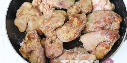 Шаг 3: куриной печени, жареной с луком