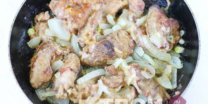 Шаг 5: куриной печени, жареной с луком