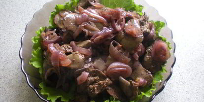 Шаг 9: куриной печенки с красным луком в красном вине