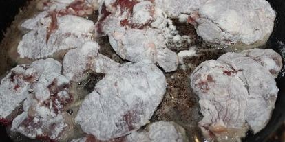 Шаг 5: нежнейшей печени в сметанно-винном соусе