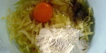 Шаг 5: печени с грибами на картофельном блине