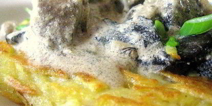 Шаг 8: печени с грибами на картофельном блине