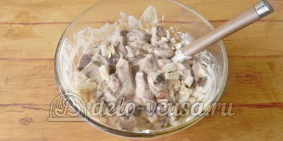 Шаг 2: печени свиной тушеной в сметане