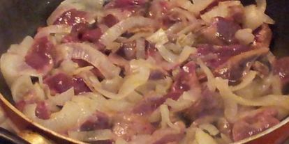 Шаг 7: печени теленка с луком в кисло-сладком соусе