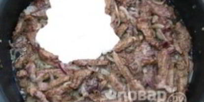 Шаг 5: печенки в сметане