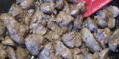 Шаг 3: жареной куриной печени с кинзоя