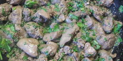 Шаг 5: жареной куриной печени с кинзоя