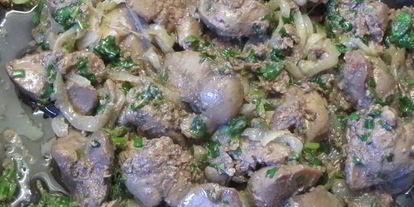 Шаг 6: жареной куриной печени с кинзоя