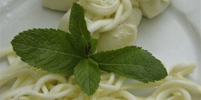 Рецепт лазурада — хинкали из сыра надуги с мятной аджикой