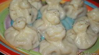 Рецепт Мини-хинкали с говядиной, пекинской капустой и соевым соусом