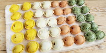 Шаг 7: цветного теста для пельменей