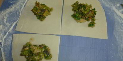 Шаг 1: вонтонов с грибами и пекинской капустой