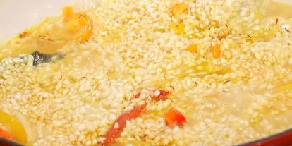 Шаг 5: паэлья с артишоками, горохом и сладким перцем