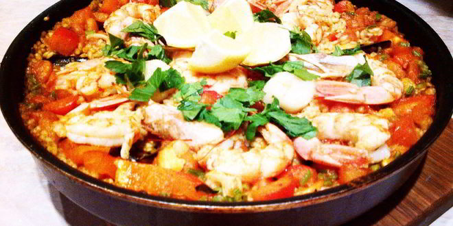 Рецепт Паэльи с каракатицей, кальмарами и креветками