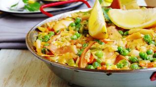 Рецепт Паэльи с овощами и кальмарами