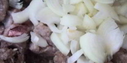 Шаг 1: плова с айвой