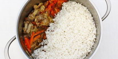 Шаг 7: плова с курицей в кастрюле