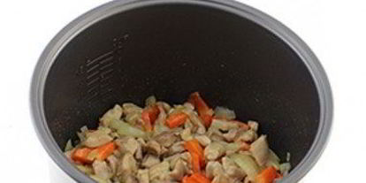 Шаг 3: плова с курицей в мультиварке