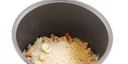 Шаг 4: плова с курицей в мультиварке