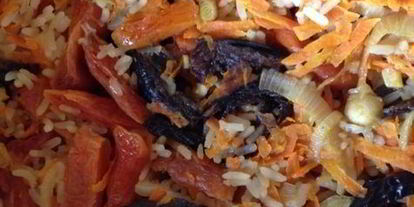 Шаг 5: плов с сухофруктами, апельсинами и копченой корейкой