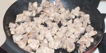 Шаг 3: плова со свининой в горшочках