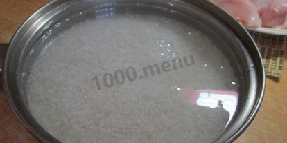 Шаг 1: плова в кастрюле с курицей