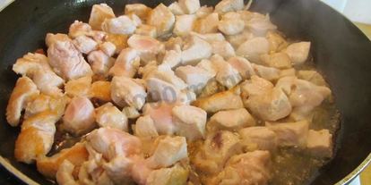 Шаг 7: плова в кастрюле с курицей