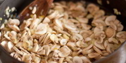 Шаг 2: рисового пилава с шампиньонами