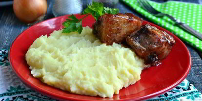 Шаг 5: пышного картофельного пюре с яйцом и сметаной