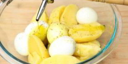 Шаг 2: пюре картофельного с яйцом