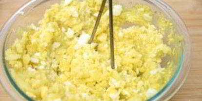 Шаг 4: пюре картофельного с яйцом