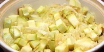 Шаг 2: рагу из патиссонов и кабачков