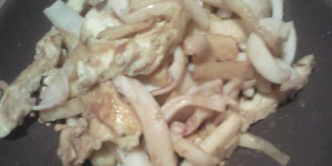 Рецепт рагу из сельдерея, кальмаров и омлета