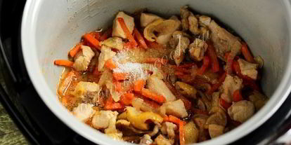 Шаг 3: рагу с курицей, тыквой и цветной капустой в мультиварке