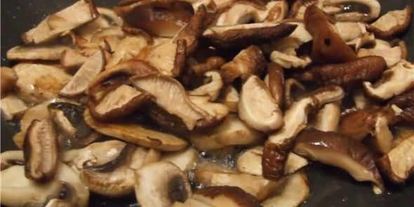 Шаг 35: рисовой лапши с креветками, мидиями и овощами