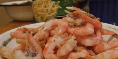 Шаг 21: рисовой лапши с креветками, мидиями и овощами