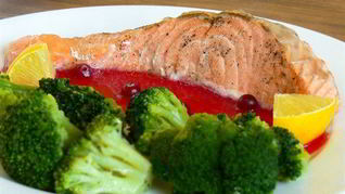 Рецепт Форели на пару с клюквенным соусом