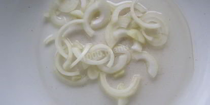 Шаг 5: кальмаров с морковью и луком