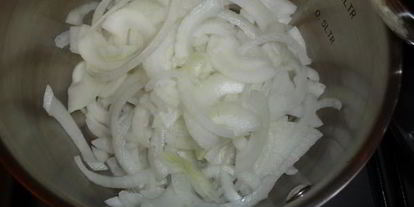 Шаг 2: кальмаров в сливочно-сырном соусе